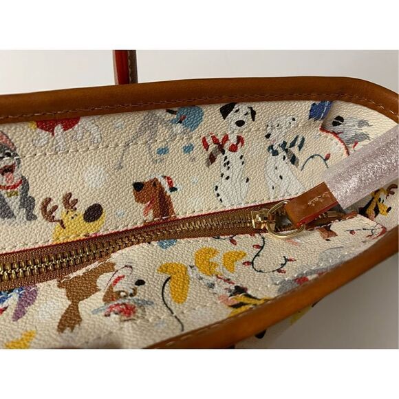 Disney Dooney & Bourke Santa Dogs Tote Tails Paws Pluto Stitch 2021 Christmas - Picture 13 of 13